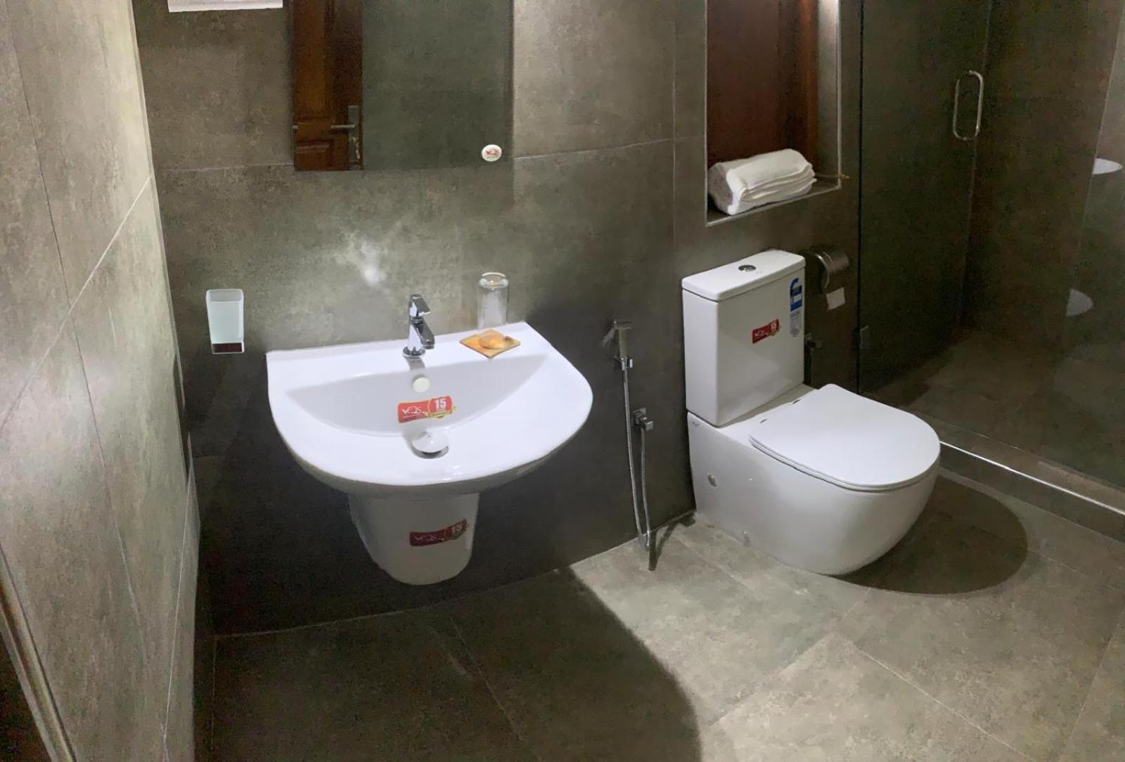 Sebastian Transit Villa With Free Shuttle Service To Airport Kotugoda Luaran gambar